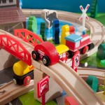 Set trenulete cu masuta si accesorii - Oraselul Sodor - 108 piese